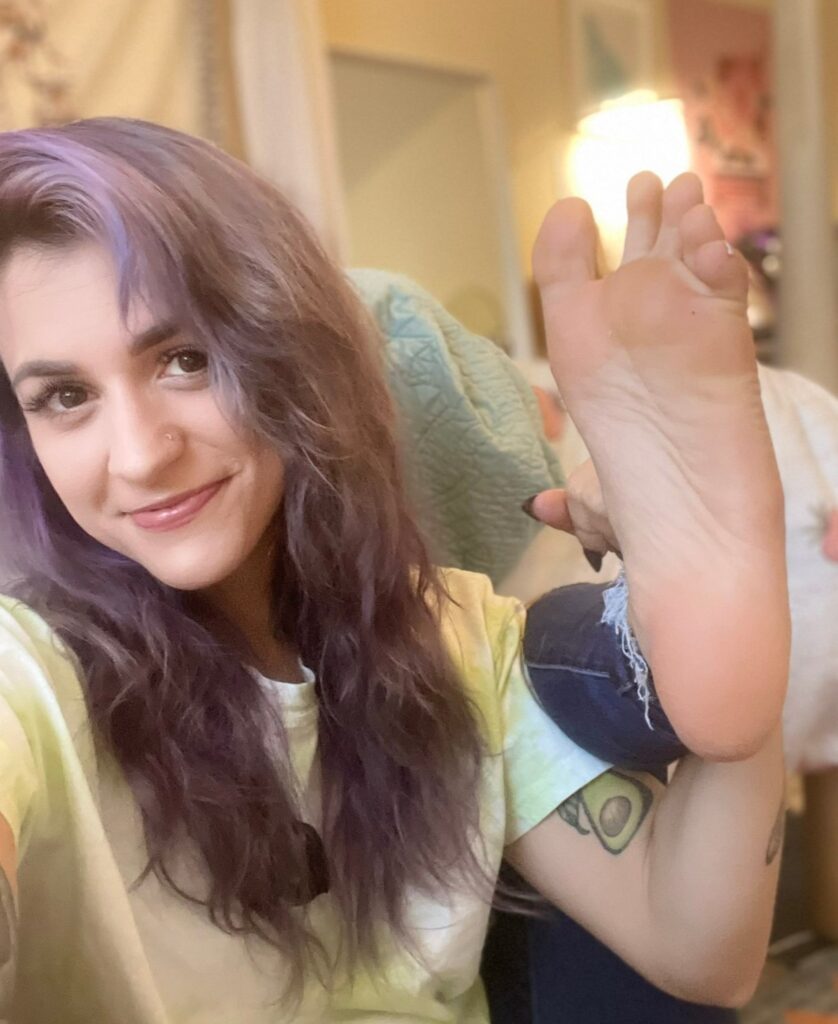 Mia Hope – Genuine Tickling