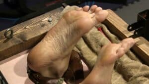 Geetle Ok, Lets get the nylons off OMG i LOVE THIS!