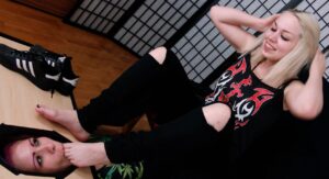 Facebox Footworship